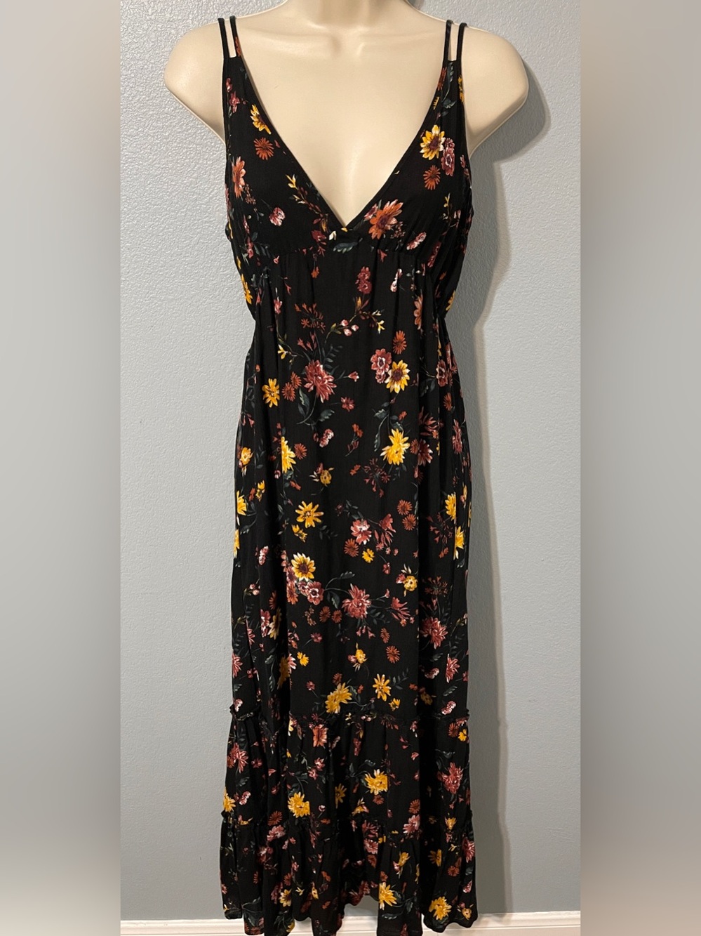 Timing Black Floral Maxi Dress V Neck Strappy Boho Cottagecore Festival Small